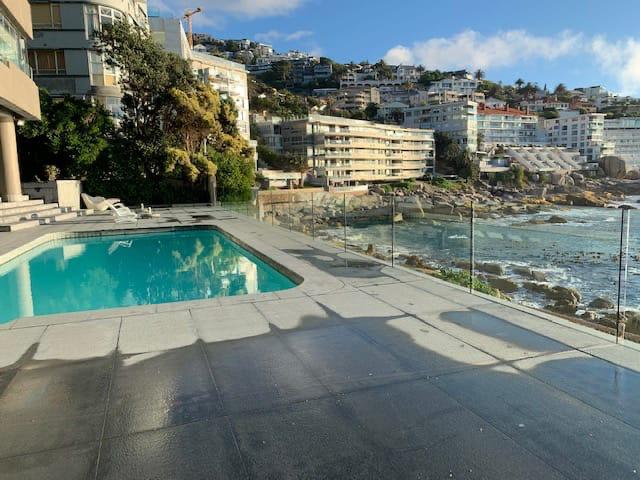 To Let 2 Bedroom Property for Rent in Bantry Bay Western Cape